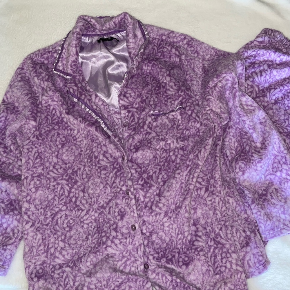 Experience Unmatched Comfort in this Super Soft Winter Pajama Set!